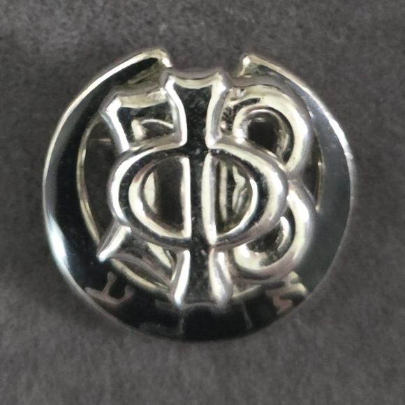 Gamma Phi Beta Sorority Silver Member Badge/Pin - Picture 1 of 2